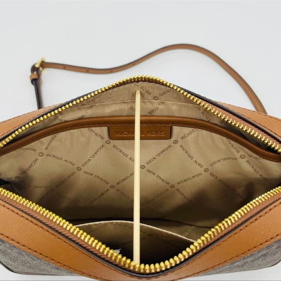 Michael Kors EW Crossbody Bag & Phone Case Wallet Leather Brown - Picture 9 of 12